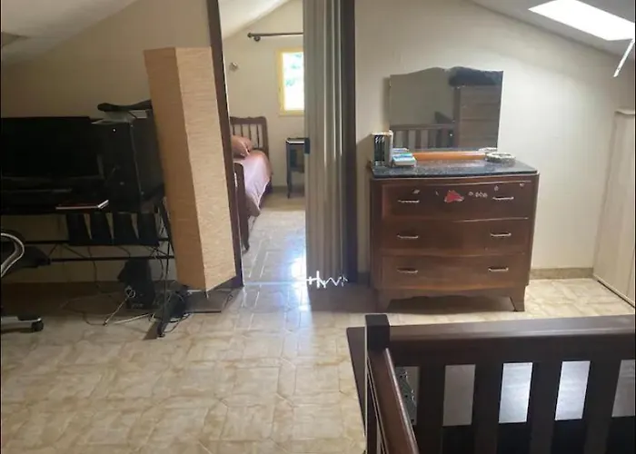 Maison De Léon Hébergement de vacances *